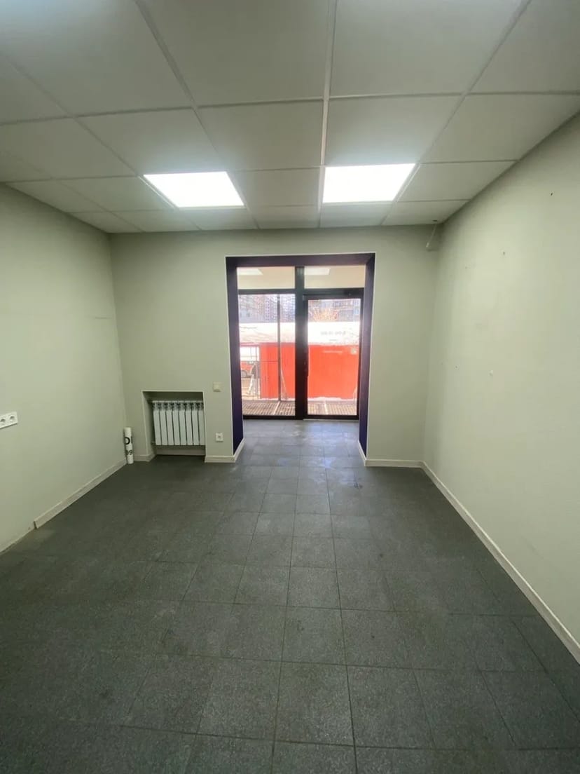 Фасадне приміщення 77 м2 в Дарницькому районі