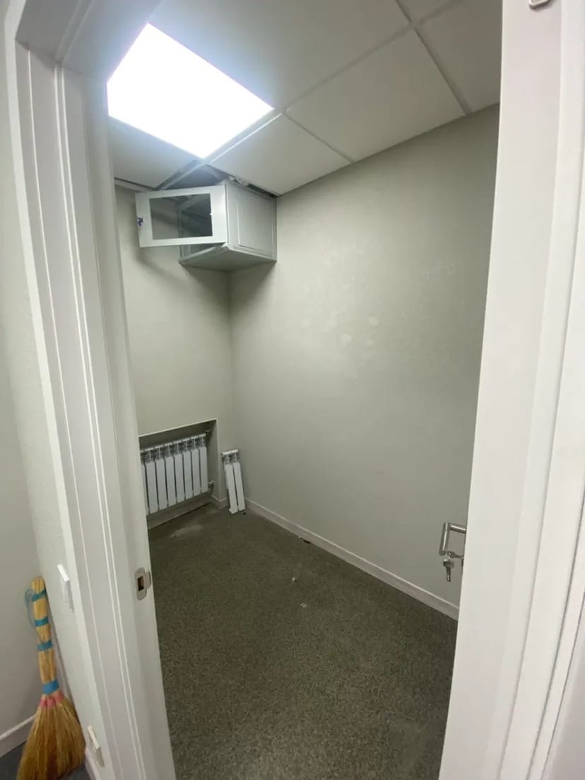 Фасадне приміщення 77 м2 в Дарницькому районі