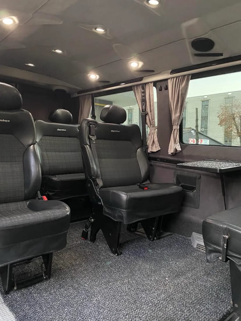 Мінівен Mercedes-Benz Sprinter 2014 р., 6 пасажирських місць
