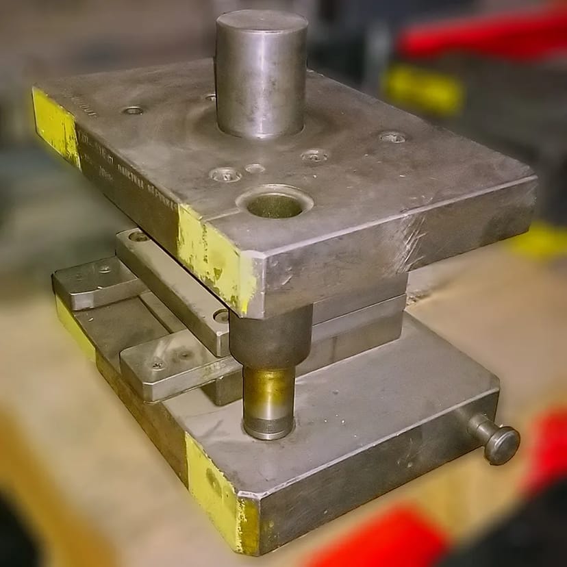 Вирубні та згинальні штампи