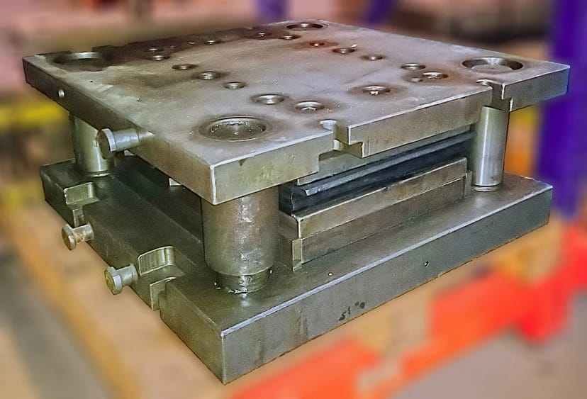 Вирубні та згинальні штампи