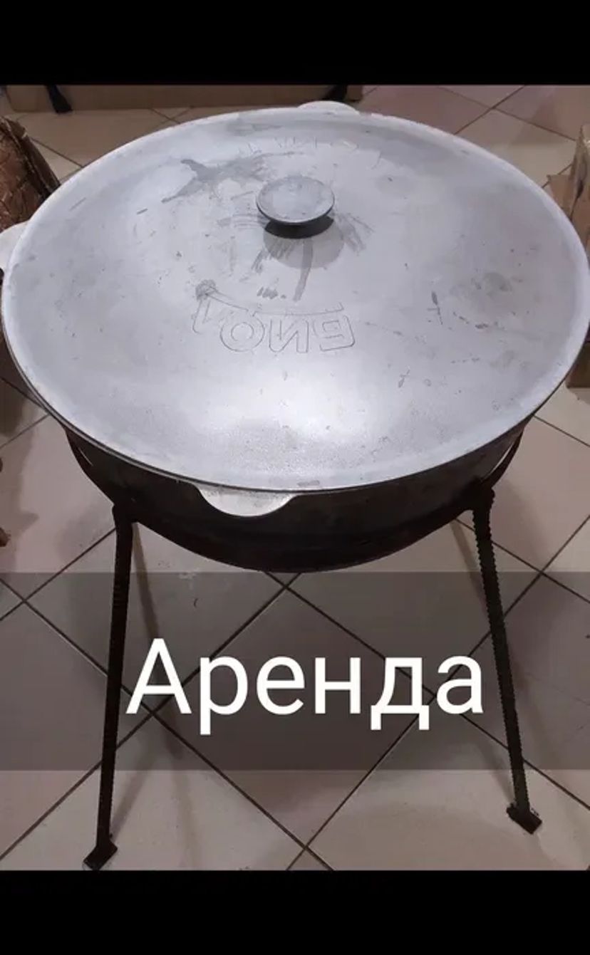 Столы и стулья. Шоколадный фонтан.Фруктовые фигуры.