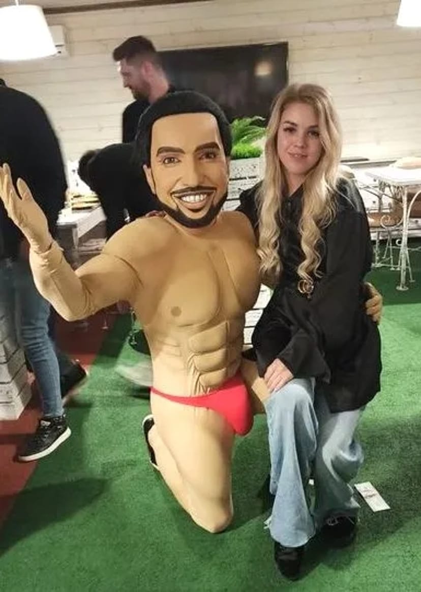 Білий ведмідь Біла Церква стриптиз ляльки замовити аніматора.