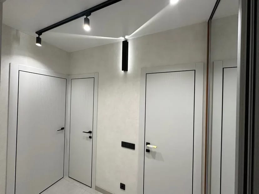 Поклейка шпалер, покраска, шпаклівка... Комплексний і частковий ремонт