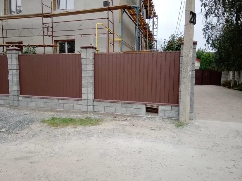 Забор із профнастила, ворота, калітки, вольєри, навіс для авто