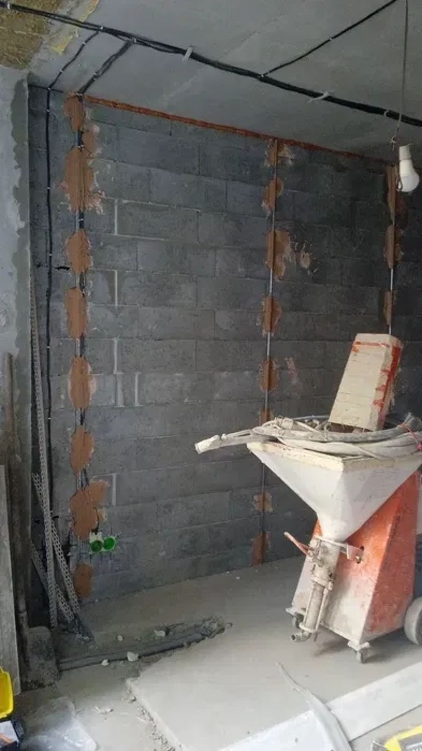 Машинна штукатурка Київ: Якісно, Швидко, з Гарантією