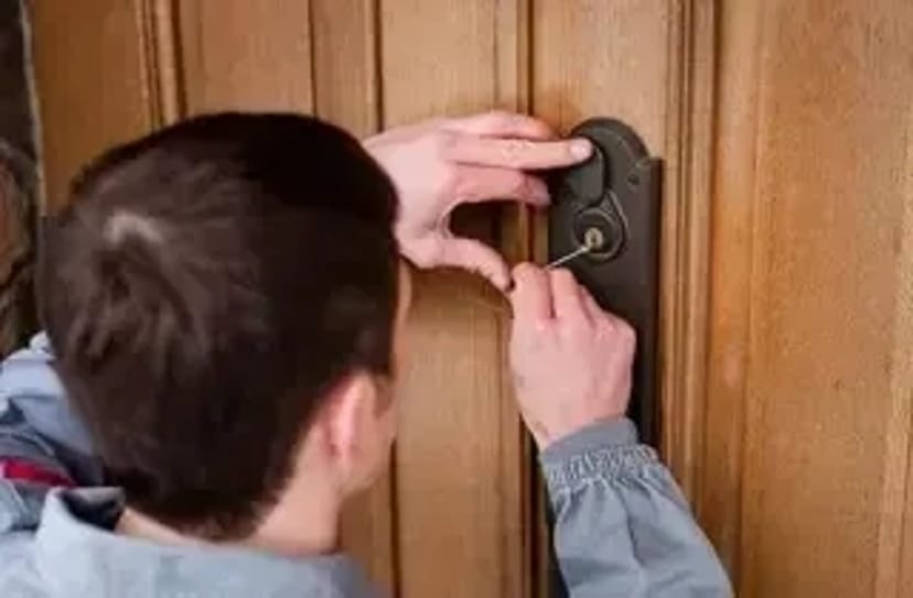 Дешево Аварійне відкриття замків квартири, авто, сейф.