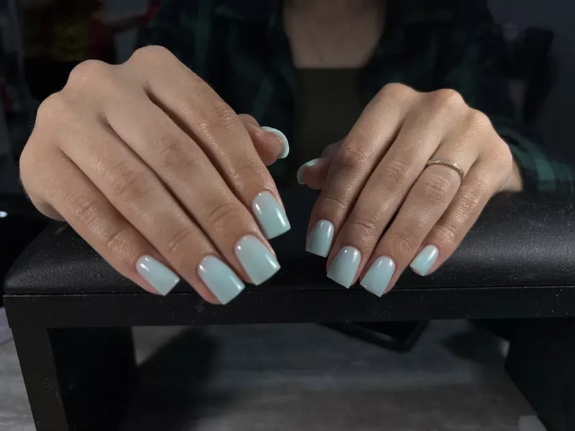 Манікюр та педикюр: Ідеальна якість за дуже приємною ціною!