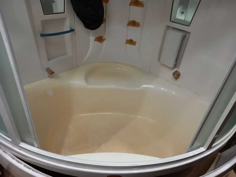 Реставрація ванн металевих, акрилових, чавунних та піддонів.