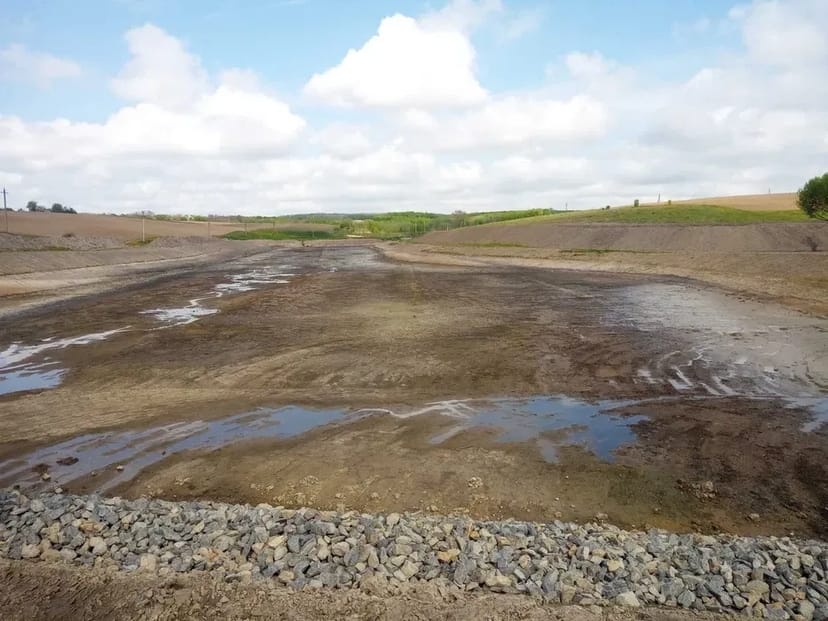  Гусеничний экскаватор ,чистка става, озера, копання під басейни.