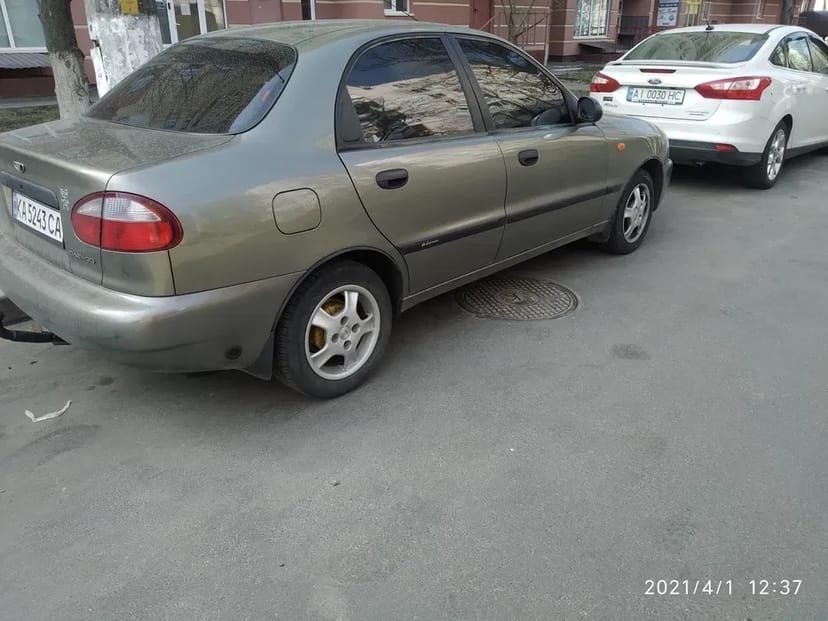 Авто, можливо також і під викуп