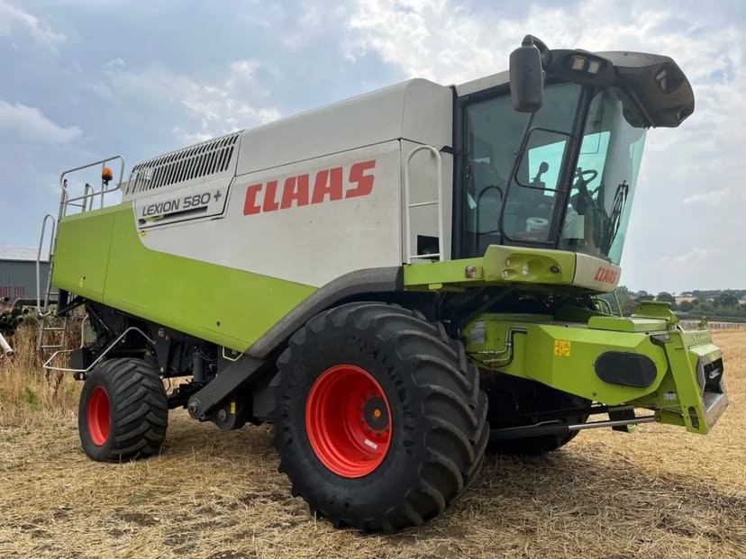 Зернозбиральний комбайн Claas Lexion 580 для збору врожаю