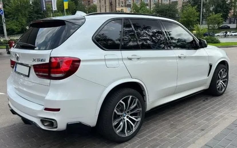 059 Джип на весілля BMW X5 білий з водієм замовити