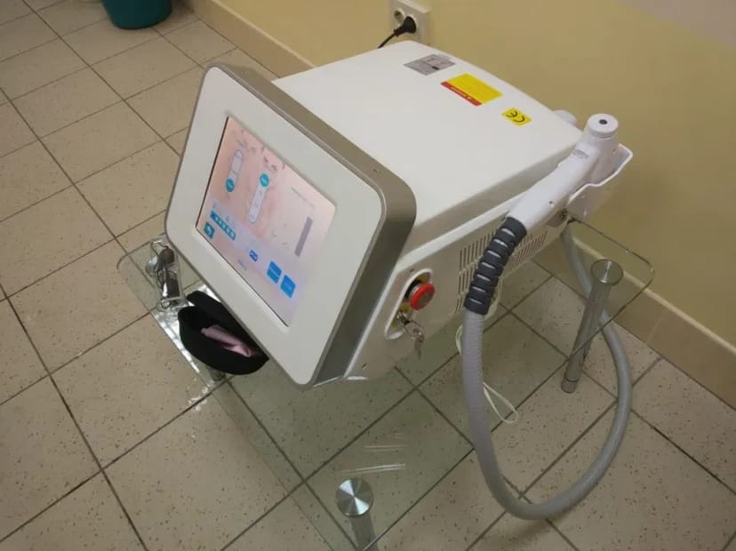 Діодний лазер для видалення волосся епіляції