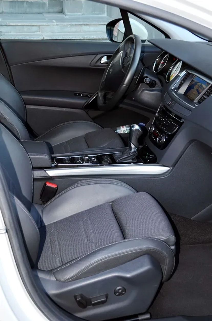 144 Peugeot 508GT білий авто на весілля 