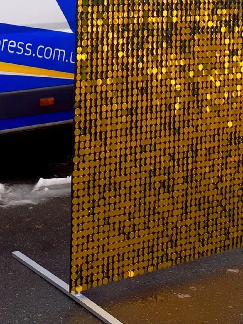 Фотозона 2х3 "Золоті пайетки"