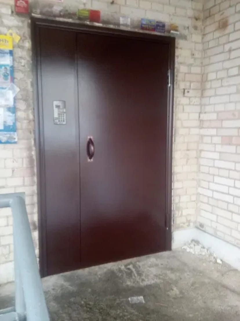 Вхідні металеві двері, ворота, решітки та навіси під замовлення