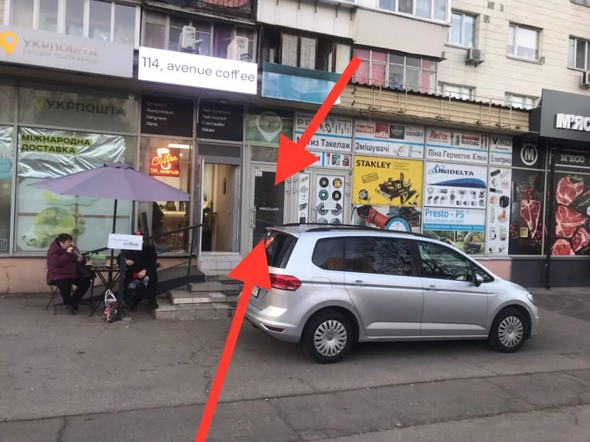 Фасадне приміщення 8 м2 в Голосіївському районі біля метро