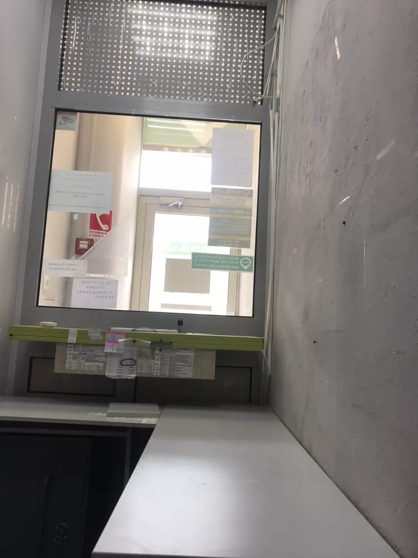 Фасадне приміщення 8 м2 в Голосіївському районі біля метро