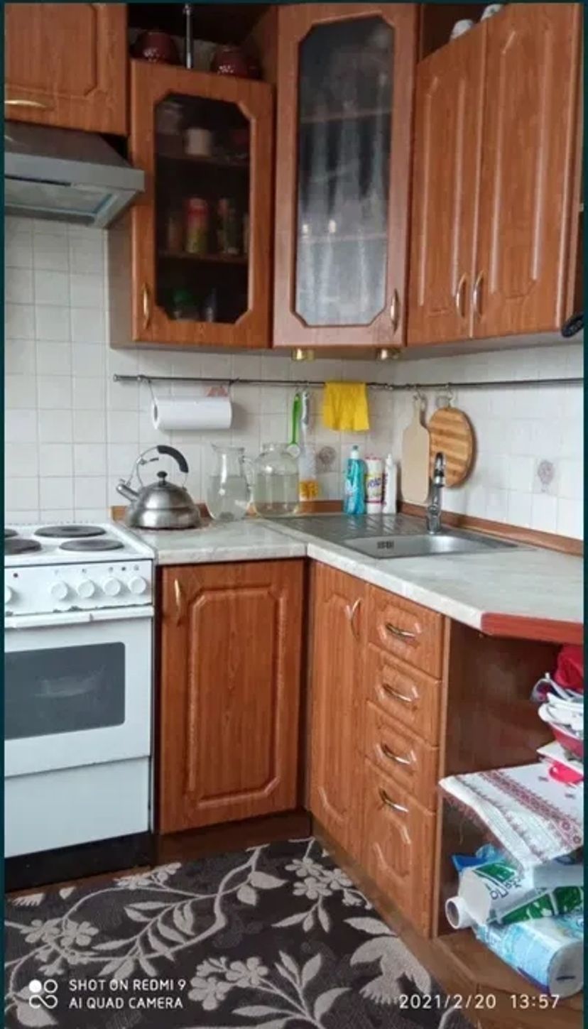 Кімната 12 кв.м дівчині 10 хвилин від метро, безпека, турбота, затишок, комфорт