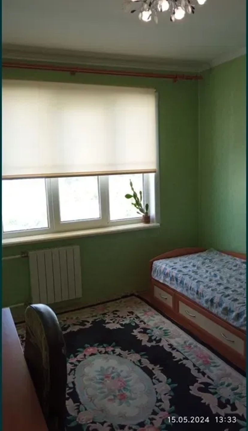 Кімната 12 кв.м дівчині 10 хвилин від метро, безпека, турбота, затишок, комфорт