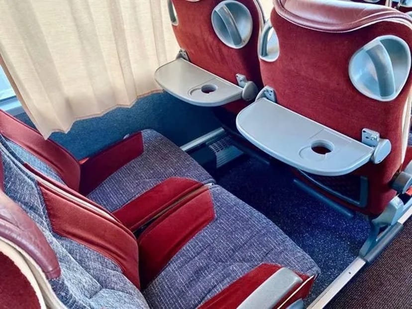 231 Автобус Mercedes Turizmo на весілля трансфери