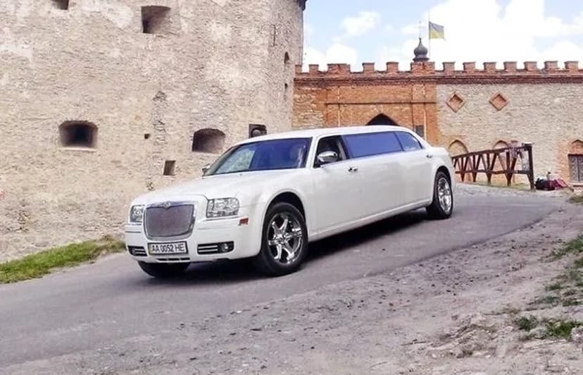004 Лімузин на весілля Chrysler 300C Disco