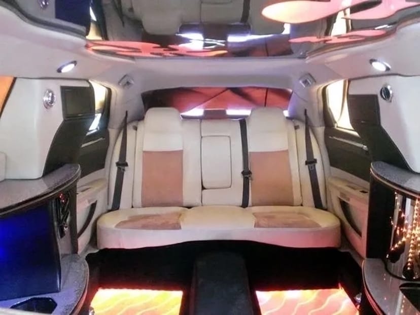004 Лімузин на весілля Chrysler 300C Disco