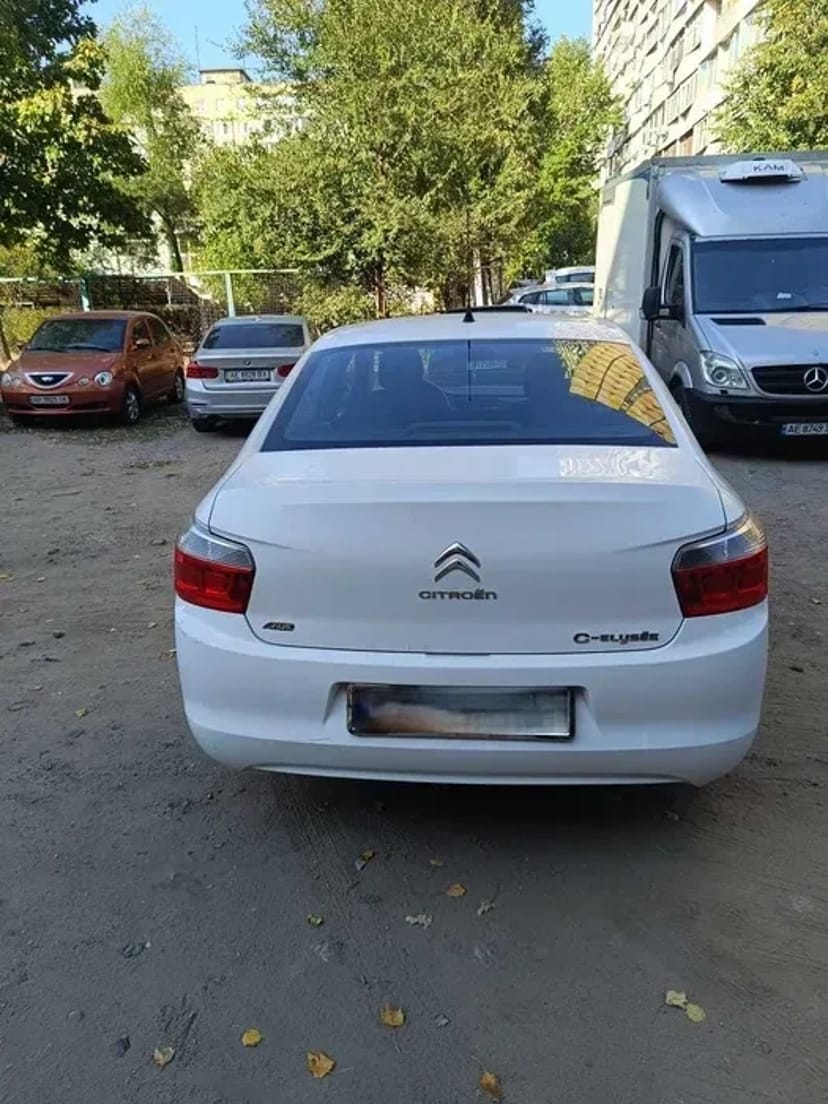 Авто під таксі Логан Сітроен Авео