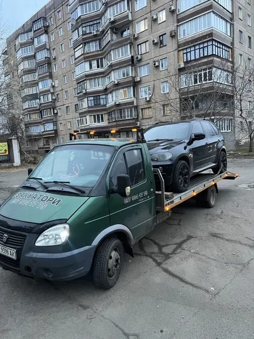 Послуги автомобільного евакуатора по Кривому Рогу та Україні. Евакуатор Кривий Ріг.