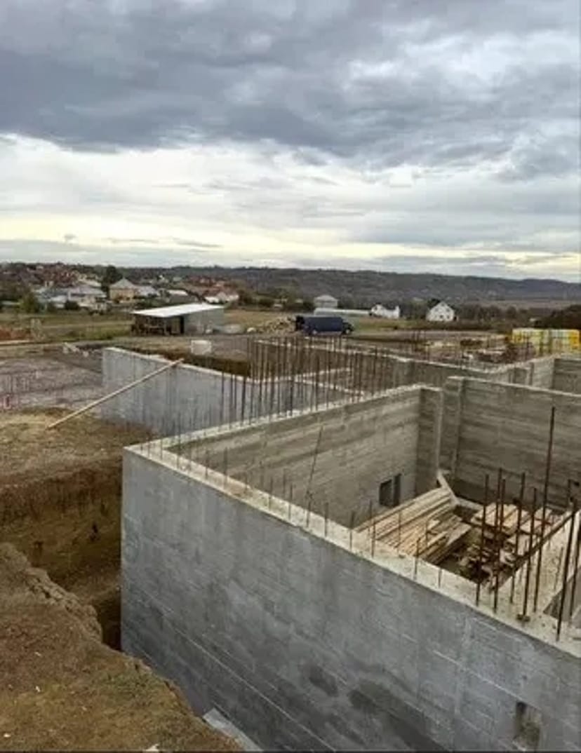 Будівельні послуги, Фундаменти, дах, перекриття, утеплення