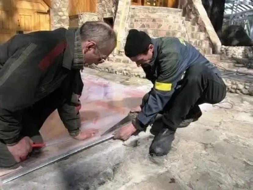 Монтаж стільникового полікарбонату на готову конструкцію