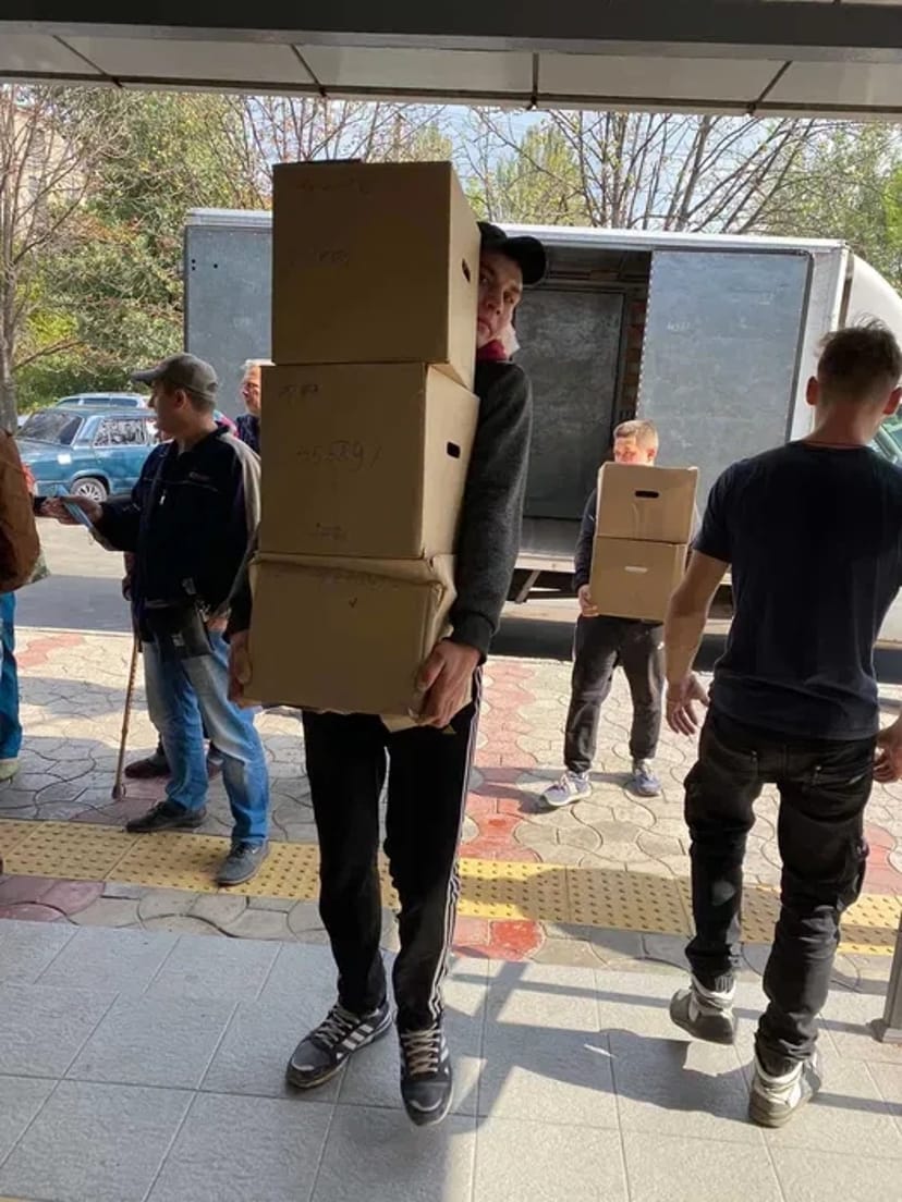 Вантажне таксі. Малогабаритні перевезення Мікроавтобус Рено 13куб до2т