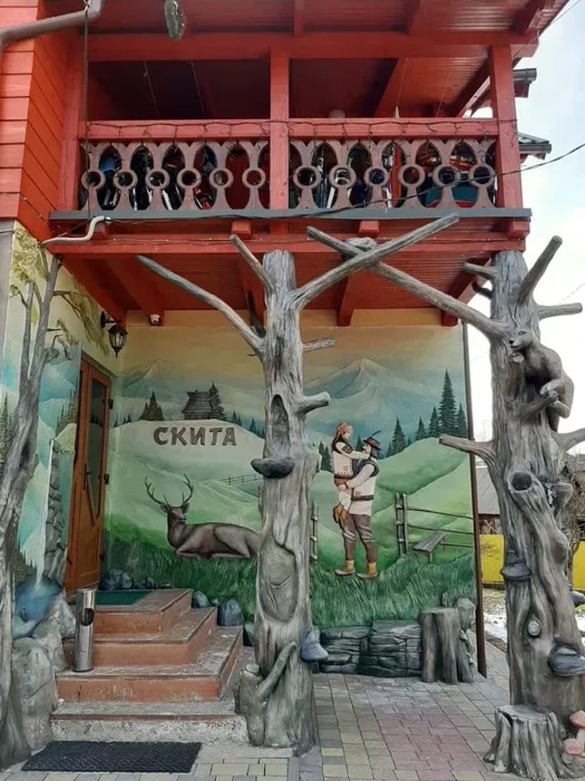 Чан на джерельний воді у садиба "Скита"