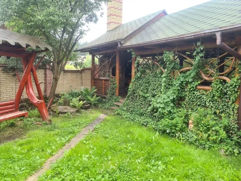 Чан на джерельний воді у садиба "Скита"