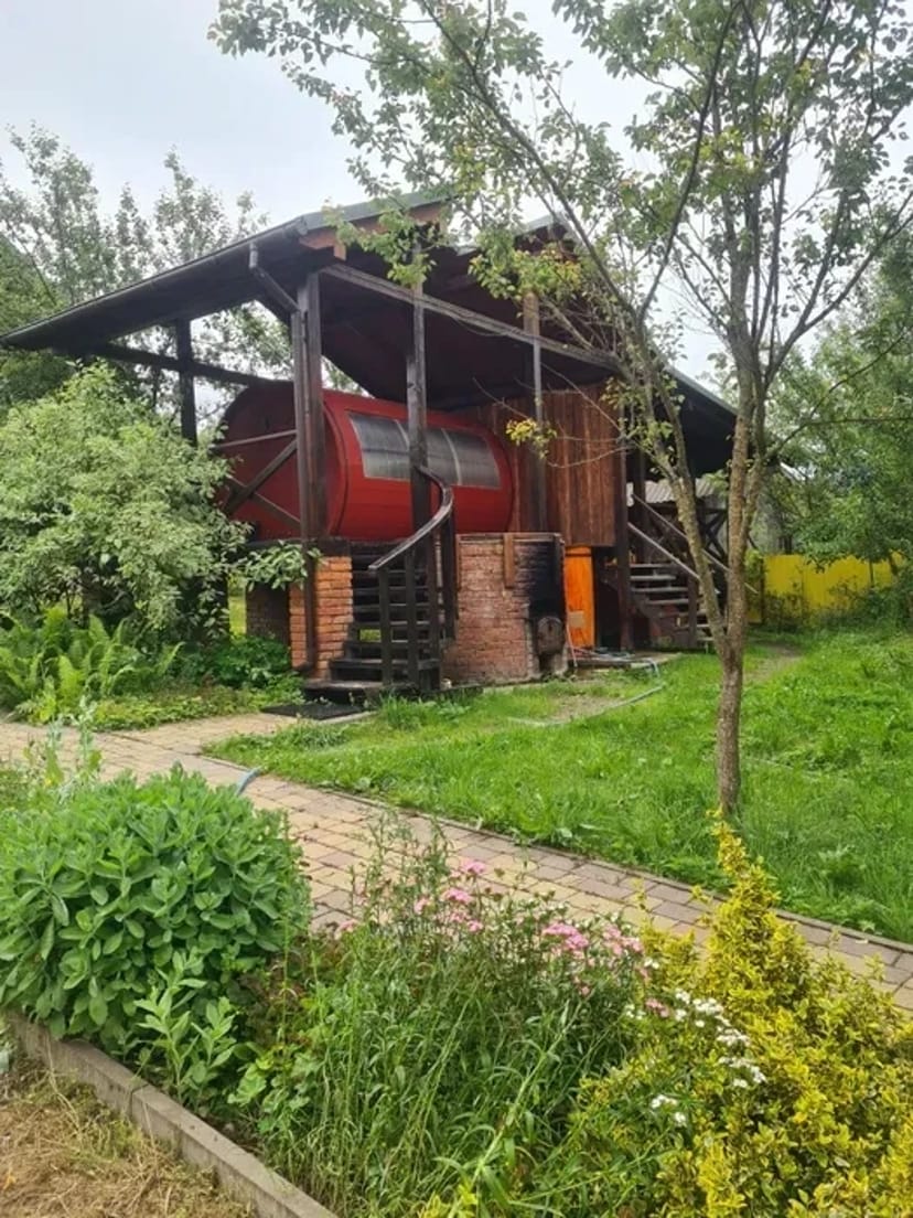 Чан на джерельний воді у садиба "Скита"