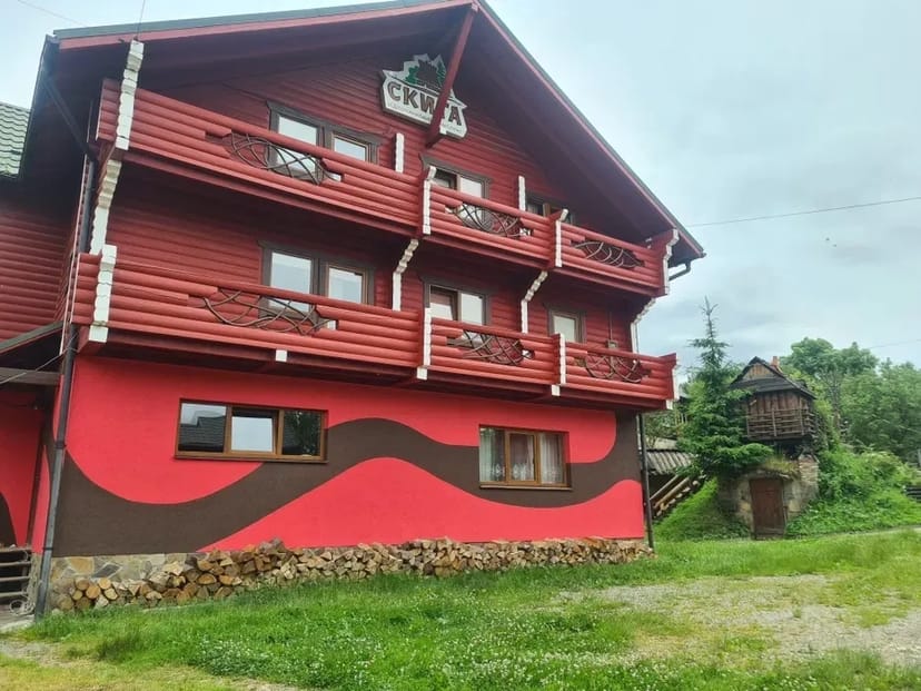 Чан на джерельний воді у садиба "Скита"