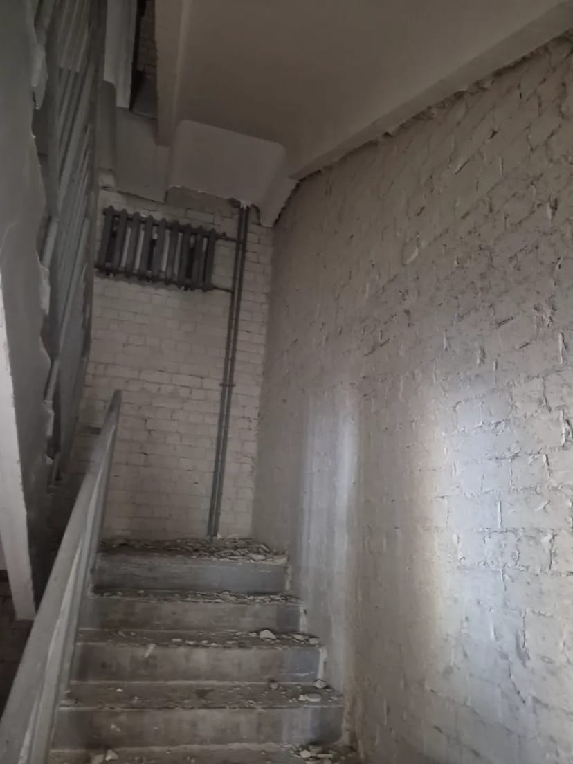 Демонтажні роботи Київ та область. Демонтаж стін, плитки, штукатурки, стяжки, МП конструкцій та ін. Проводимо знесення одно- двух поверхових приміщень.