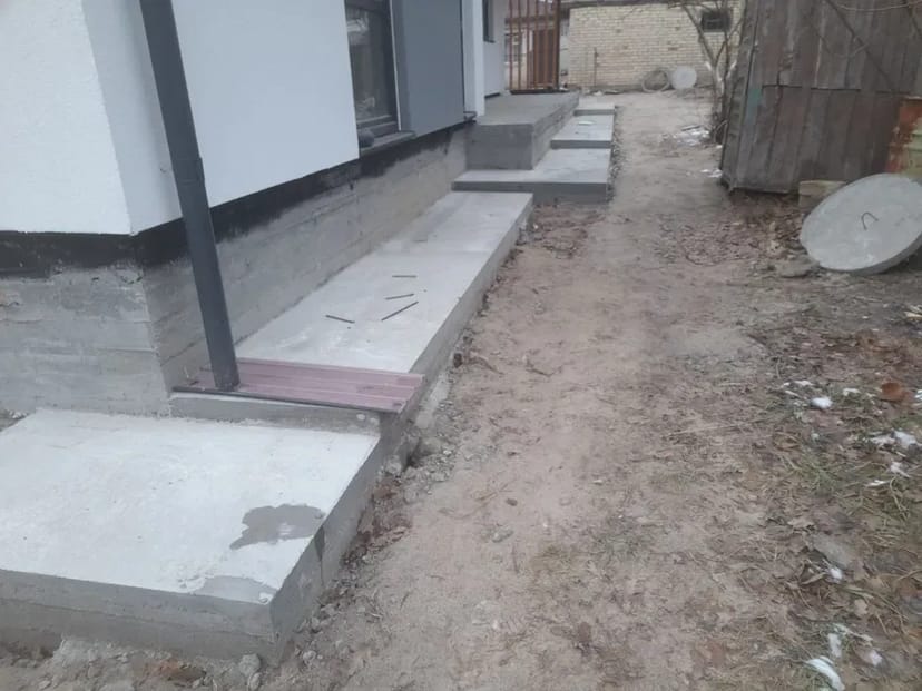 Заливка бетону фундамент погріб сарай паркан забор площадка відмостка
