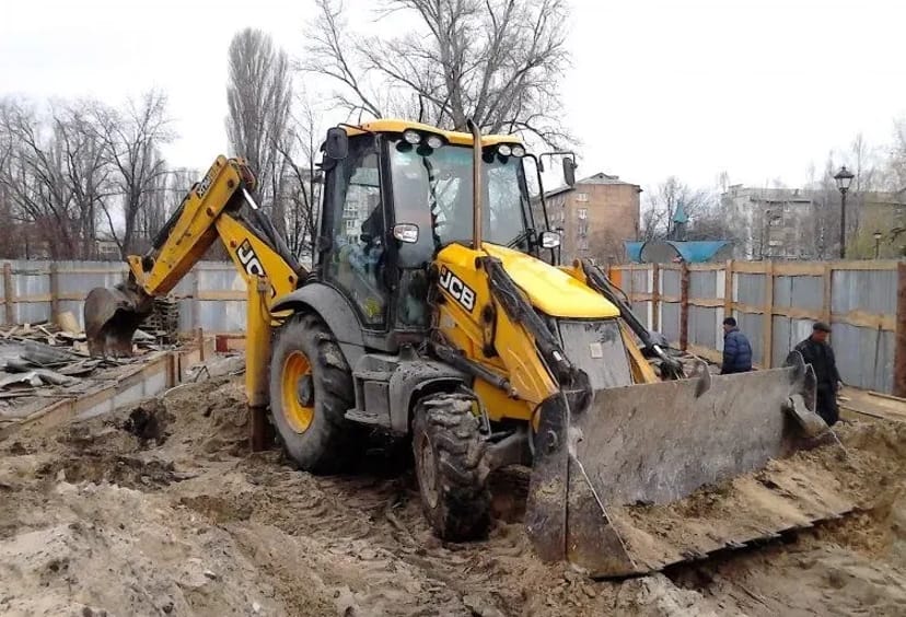 Послуги екскаватора JCB та самоскида Вивіз сміття знесення будинків
