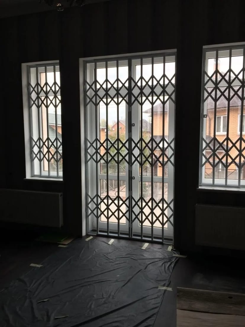 Виробництво та встановлення розсувних решіток