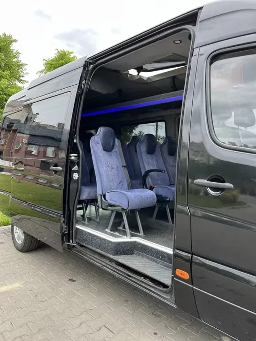 Аатобус пасажирські перевезення Буковель Карпати Славське 300 грн.