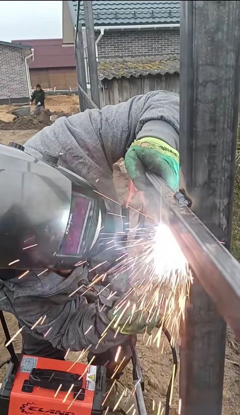 Усиление аварийных домов. Стягивание домов металлоконструкцией,сварка.