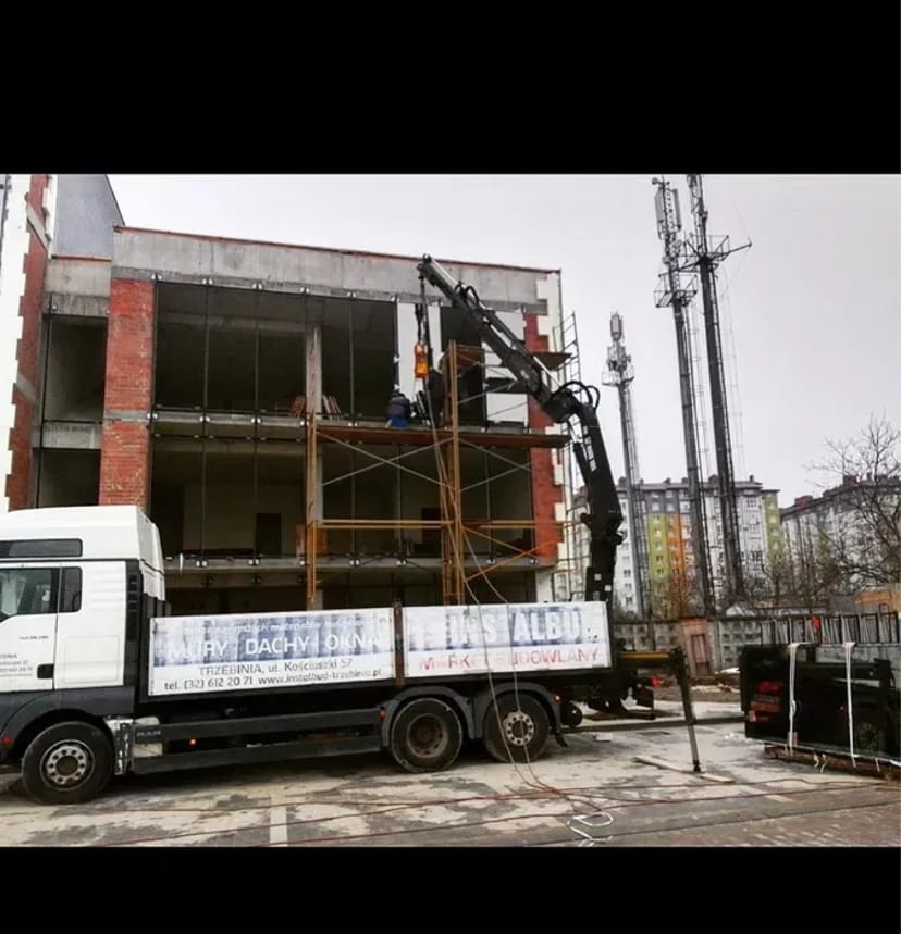 Вантажні перевезення бортовим авто, бортовий, платформа