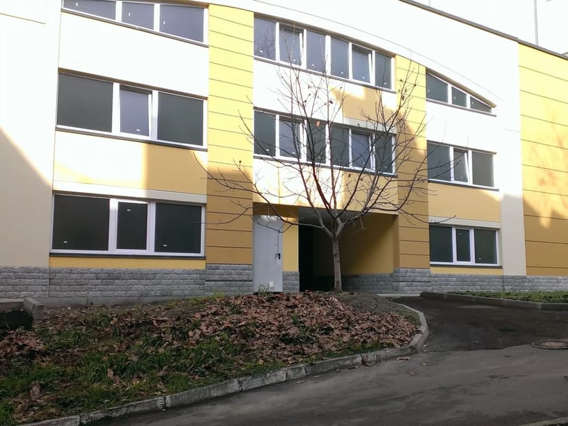 Здаються 3 паркомісця по 18 кв.м, VIP-паркінг Центр вул. О. Гончара, 45-В