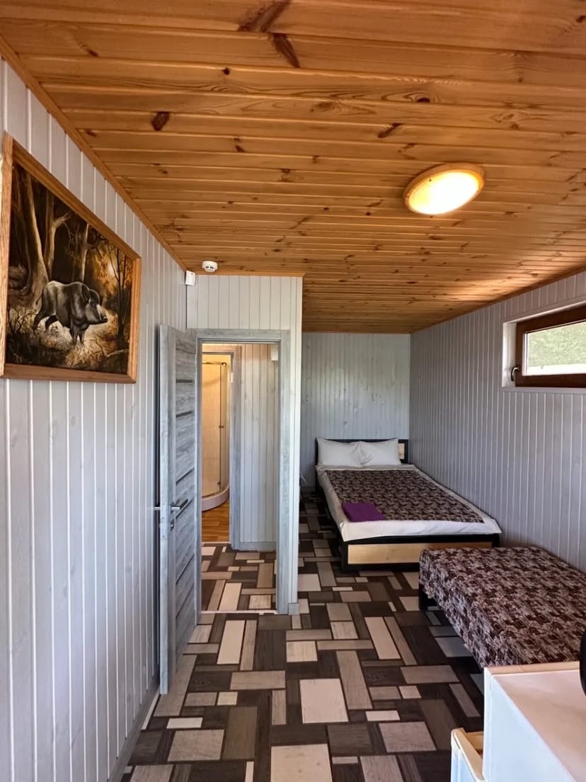 Будиночок для відпочинку та риболовлі НА ОЗЕРІ на 6 спальних місць (№1)