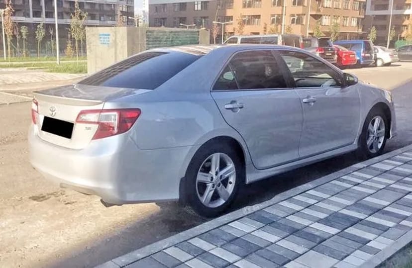 148 Авто на весілля Toyota Camry V50 срібляста