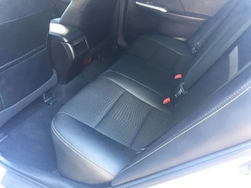 148 Авто на весілля Toyota Camry V50 срібляста