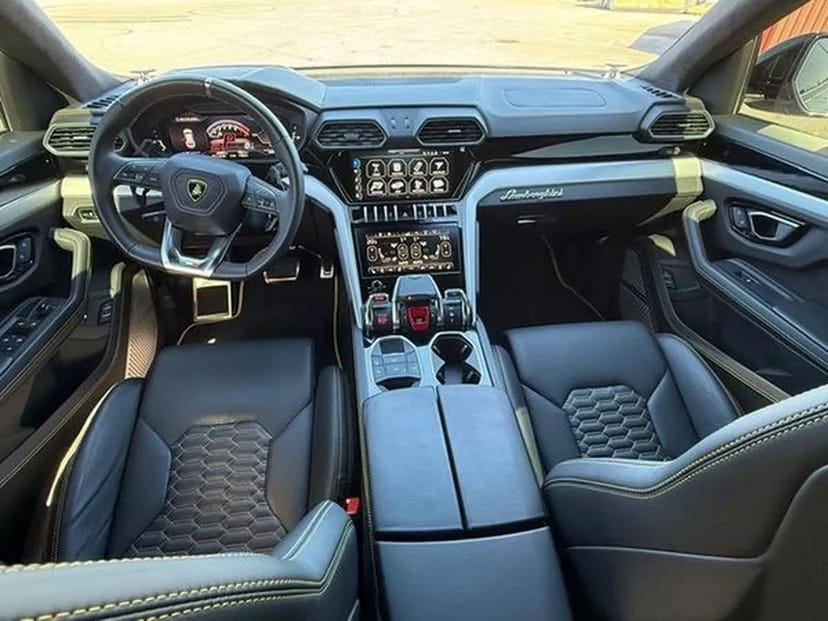 066 Lamborghini Urus у Києві – з водієм або без, розкішний суперджип