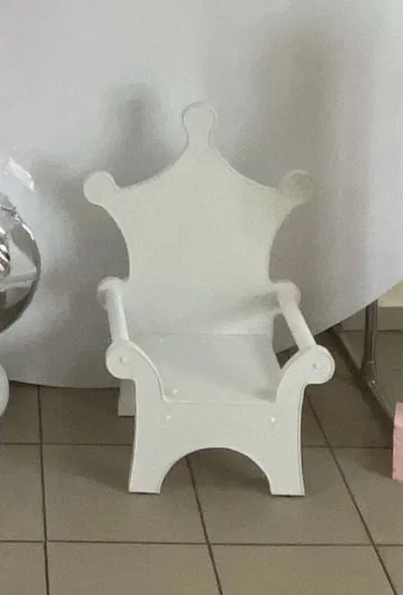 Ростові фігури, крісла - трон і тубус на день народження